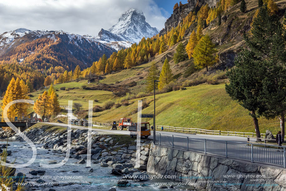 ZERMATT, SWITZERLAND - OCTOBER 27, 2015: Amazing Autumn panorama to Zermatt Resort, Alps, Switzerland