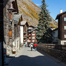 ZERMATT, SWITZERLAND - OCTOBER 27, 2015: Amazing Autumn panorama to Zermatt Resort, Alps, Switzerland